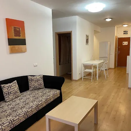 Broadway Apartment *