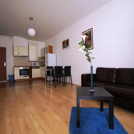 브로드웨이 아파트먼트