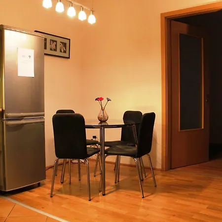 브로드웨이 아파트먼트 아파트 *