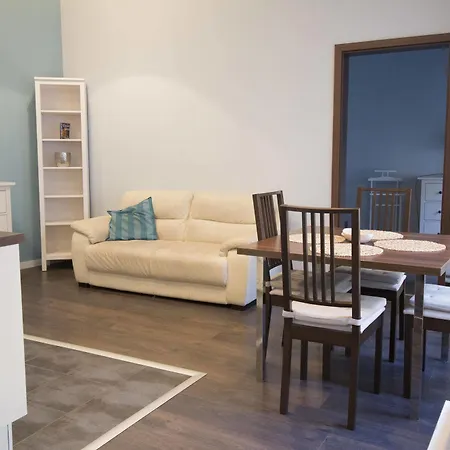 브로드웨이 아파트먼트 아파트