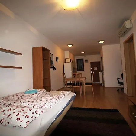 브로드웨이 아파트먼트