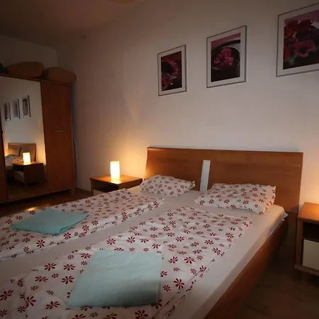 브로드웨이 아파트먼트 아파트 *