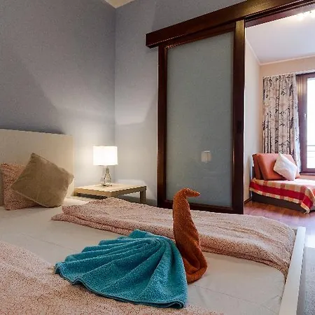 Broadway Apartment *