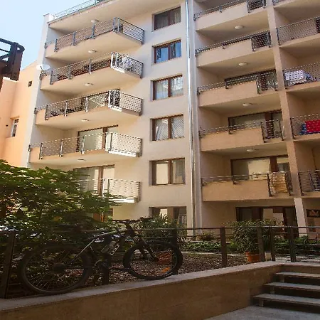Apartment Broadway