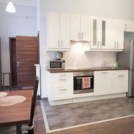 Apartment Broadway